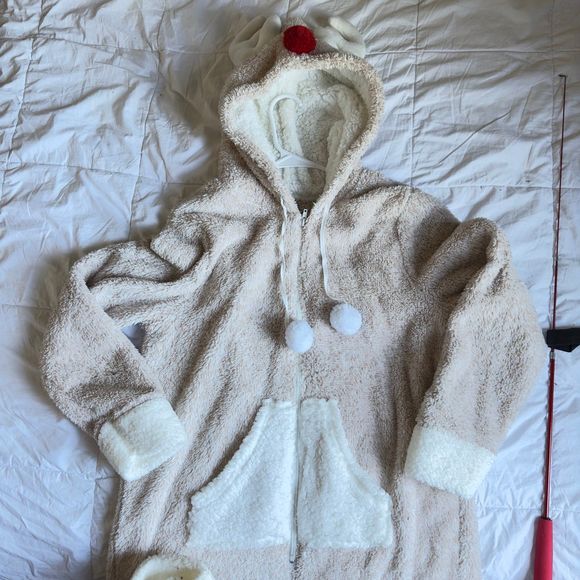 It’s that time!! 🎄🤶Reindeer red nose onesie, ex-large, but fits more like a lg - Picture 5 of 9